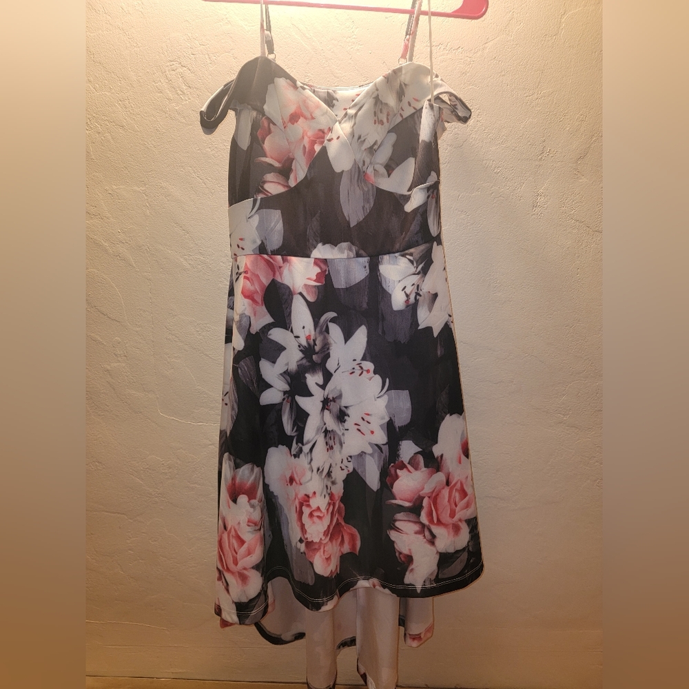 Venus off shoulder Dress, Size M